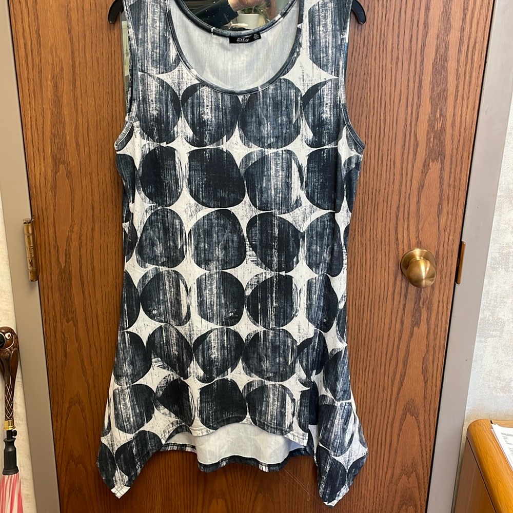 EUC Lily Shark bite Midi Dress / Long Top Size XL